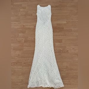 Alice & Olivia White Lace Full Length Dress Size 0